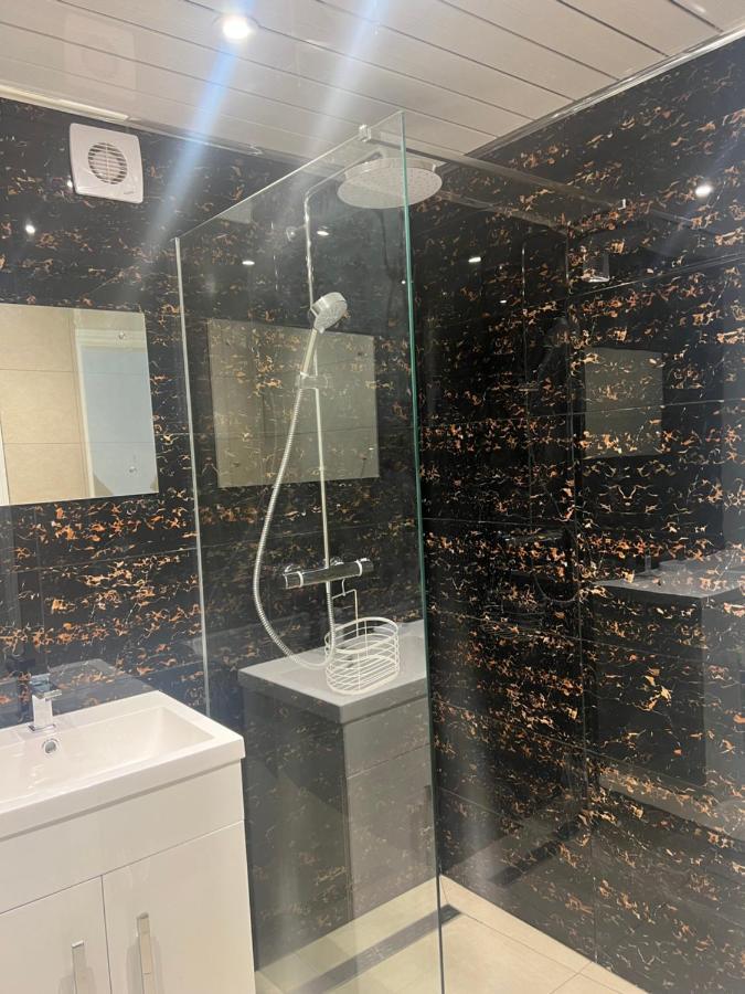 伊尔福德Montreal House公寓 外观 照片