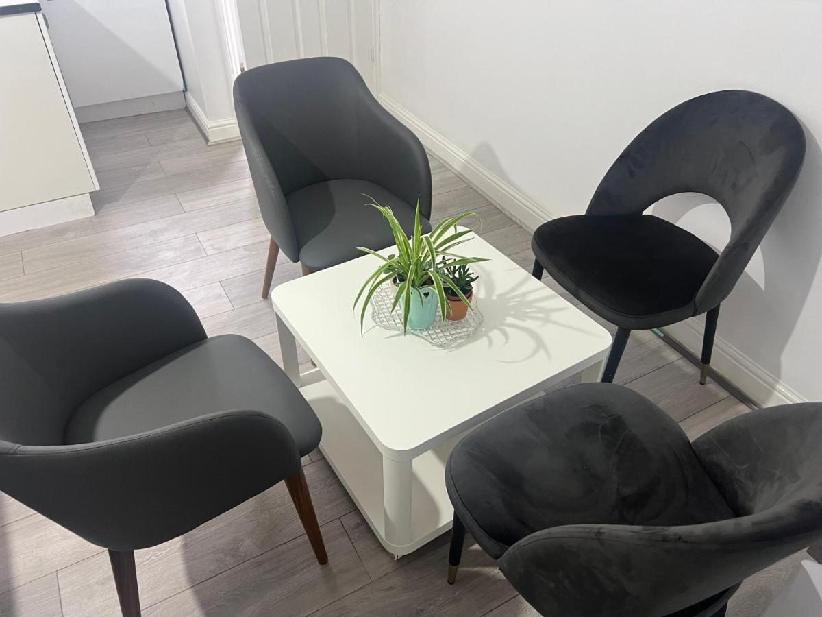 伊尔福德Montreal House公寓 外观 照片